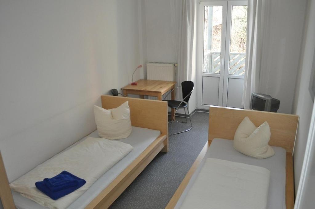 A Bed Privatzimmer Dresden - Nichtraucherpension חדר תמונה